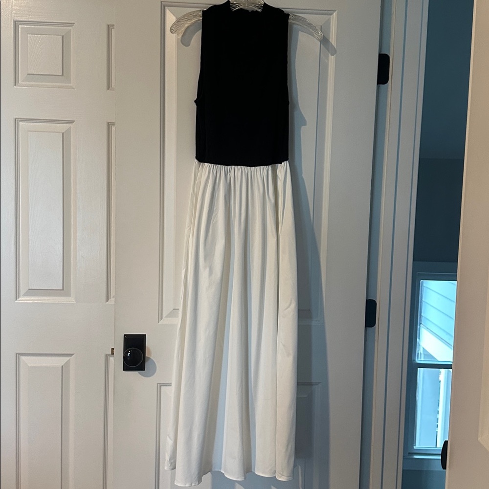Elegant Black and White Sleeveless Dress